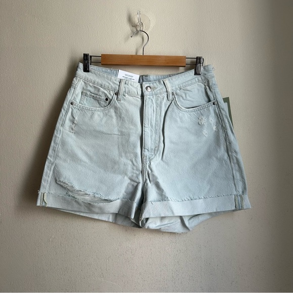 NWT H&M Mom Comfort Ultra High Denim Shorts size 8 - Picture 2 of 5